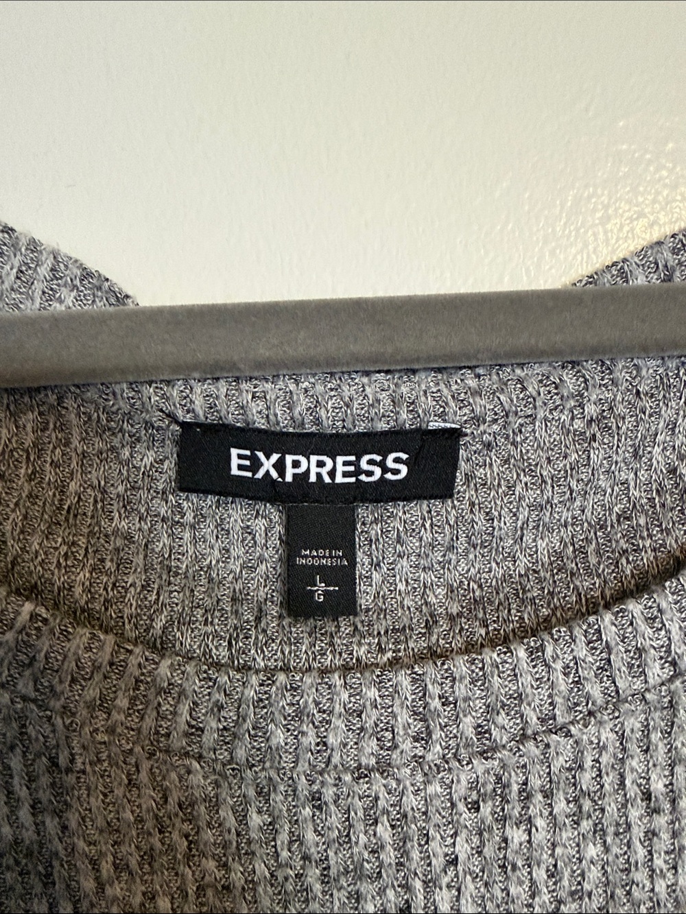 Express Gray Ribbed Drawstring Hem Long-Sleeve Top - Picture 2 of 3